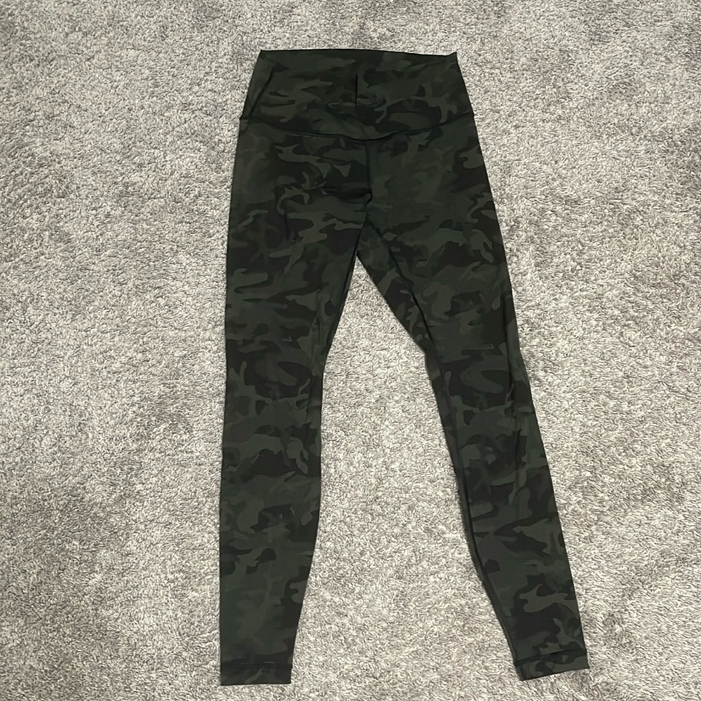 Lululemon camo wunderunder 25’